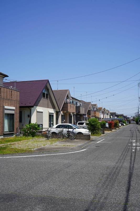 閑静な分譲地の中にあります。