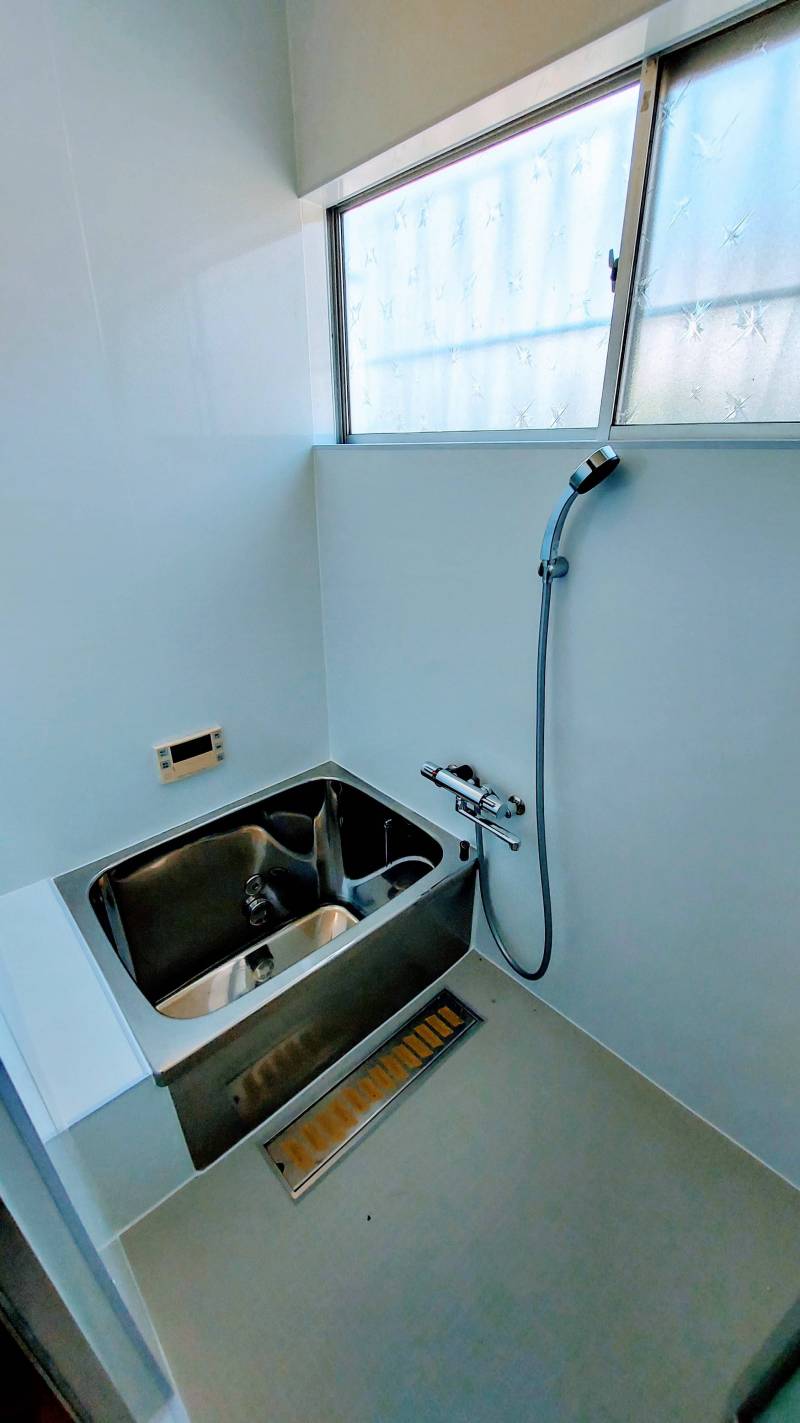 明るいお風呂には高効率ガス給湯器付でガス代の節約効果有!