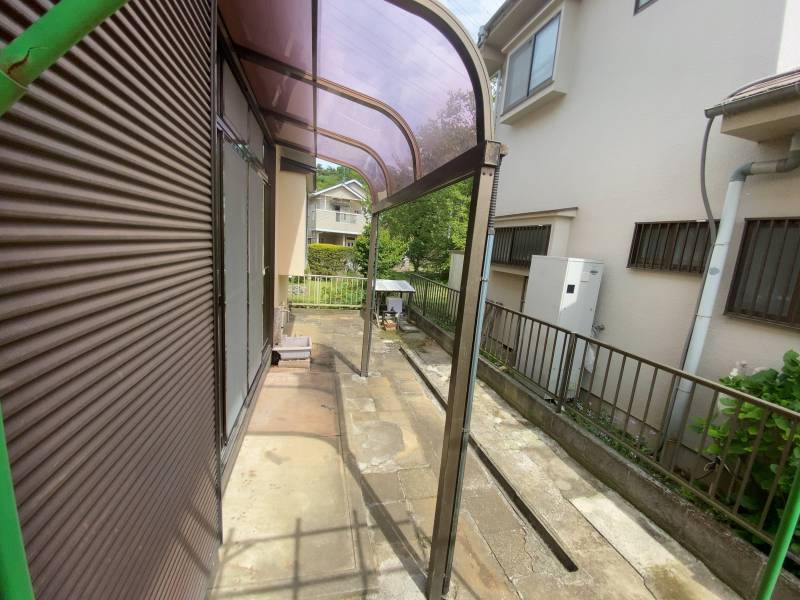 雨除け付きのお庭です。