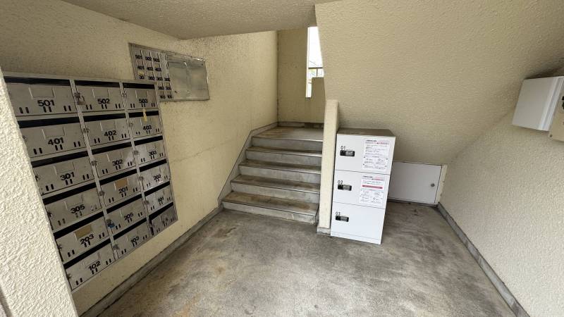 宅配ボックス完備！お出かけの際の荷物の受取も安心！