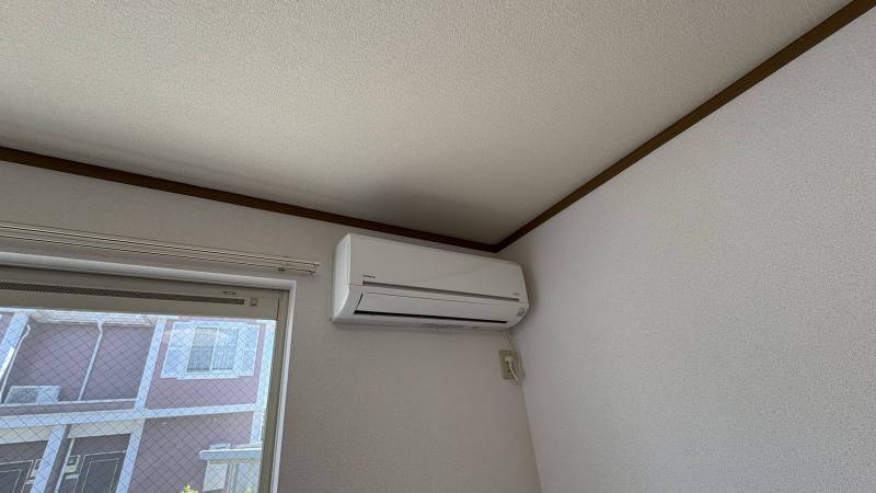 エアコン、照明付きです。
