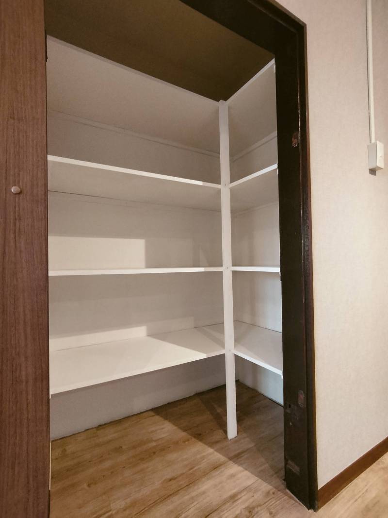 ウォークインの食糧庫