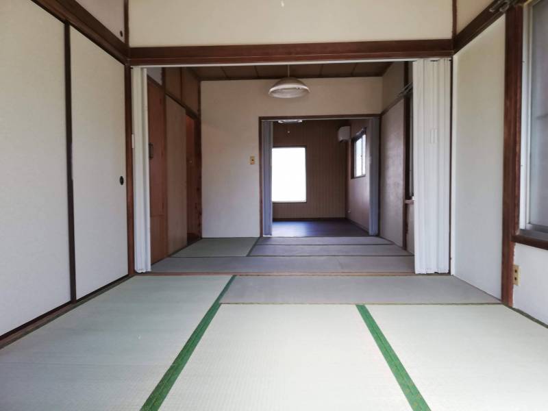 6畳、4畳半、6畳の3部屋連結も可能です。