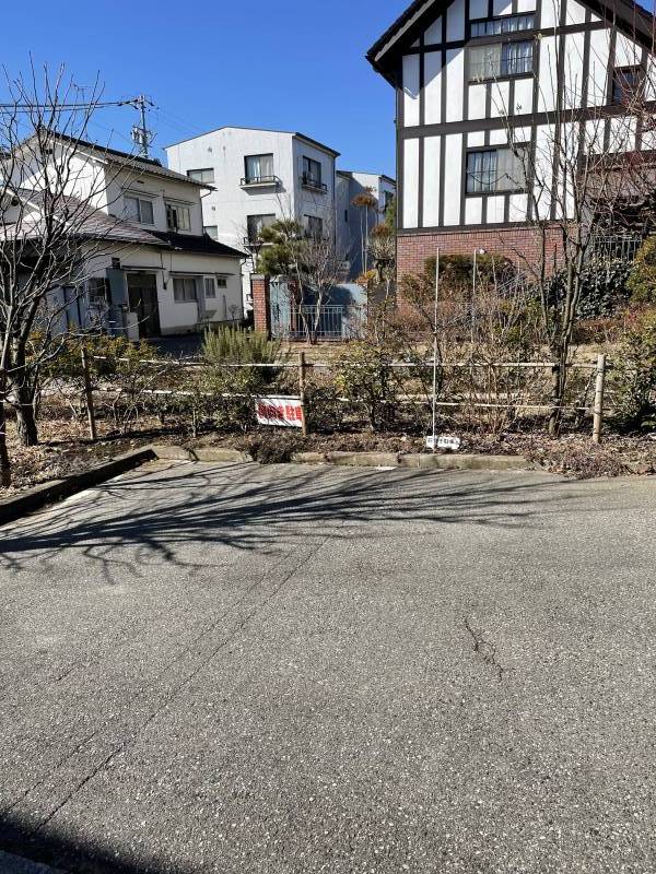 来客用駐車場（2台）です