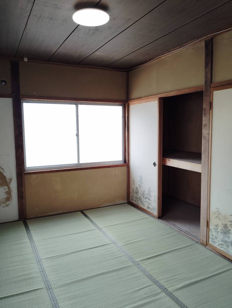 2階和室6帖です。南側日当たり最高です。