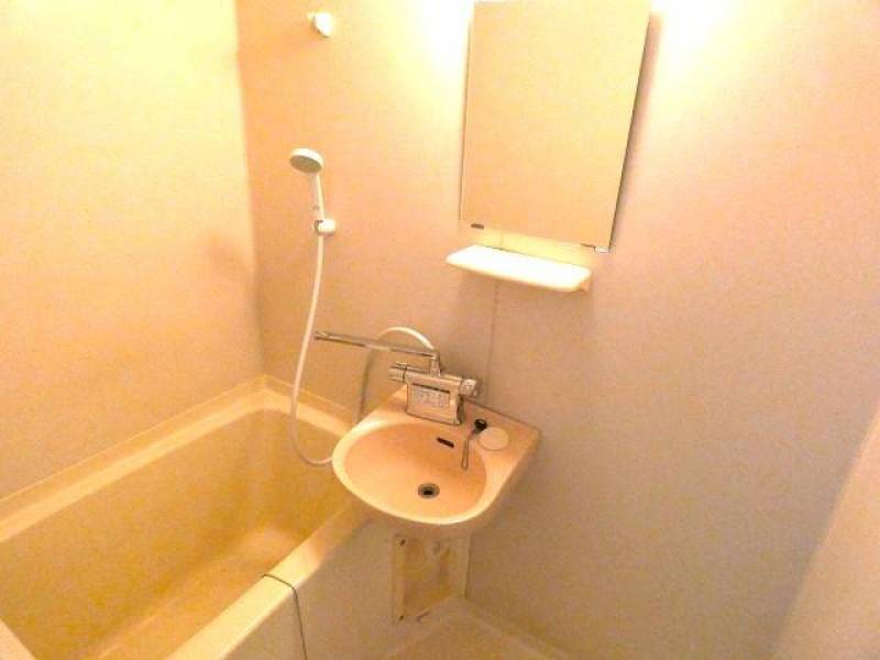 コンパクトで使いやすい浴室