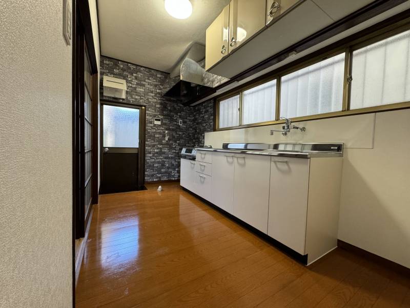 新品のキッチン。