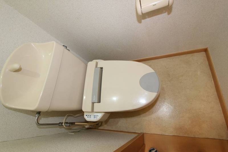 トイレ、温水洗浄付便座。