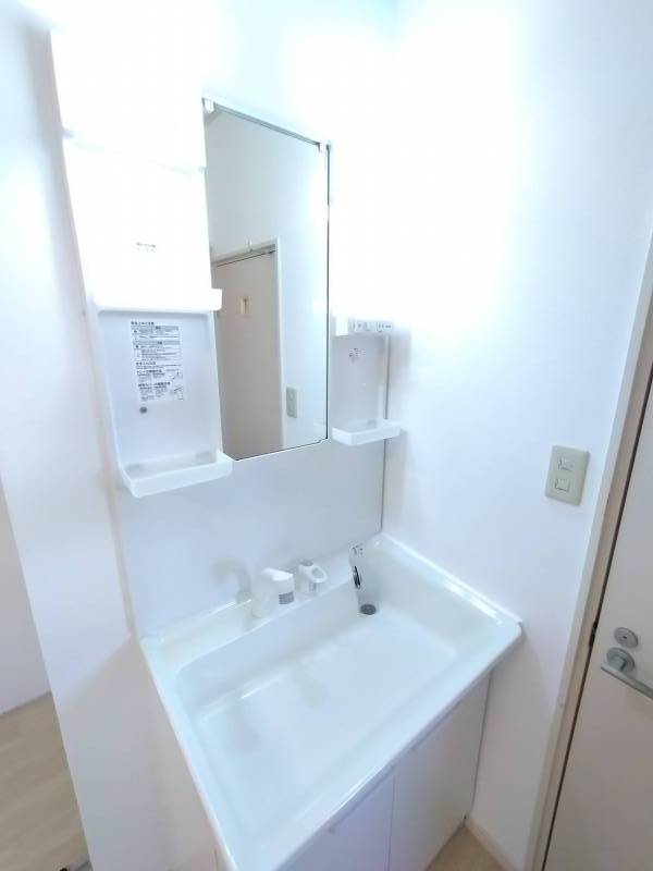 独立洗髪洗面化粧台