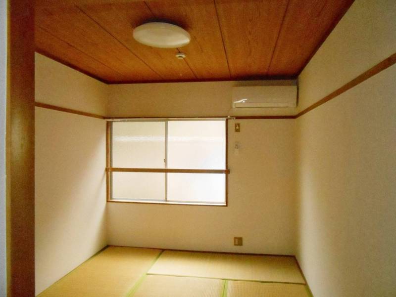 畳の香りや柔らかい床に癒される。防音性も嬉しい