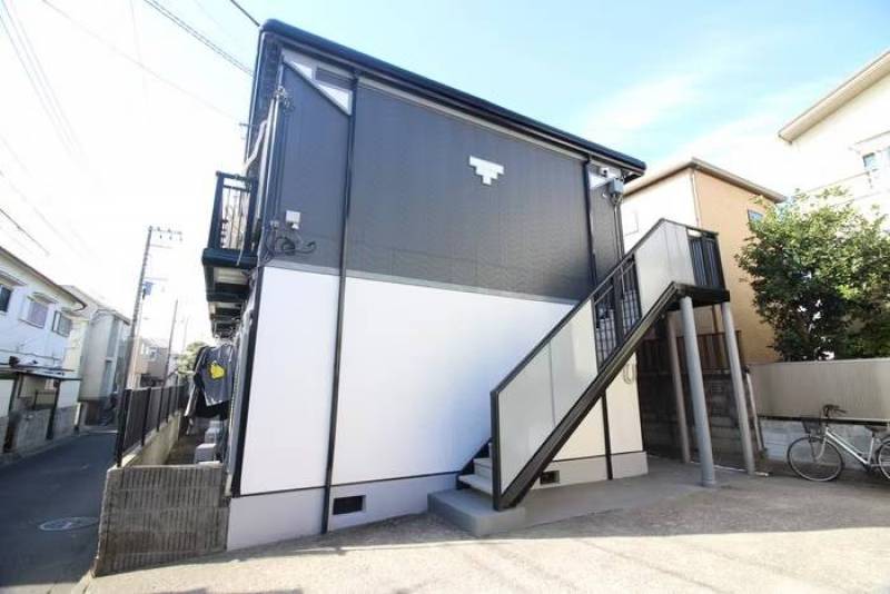 スタイリッシュな外観、パナホーム施工、防犯カメラもあり