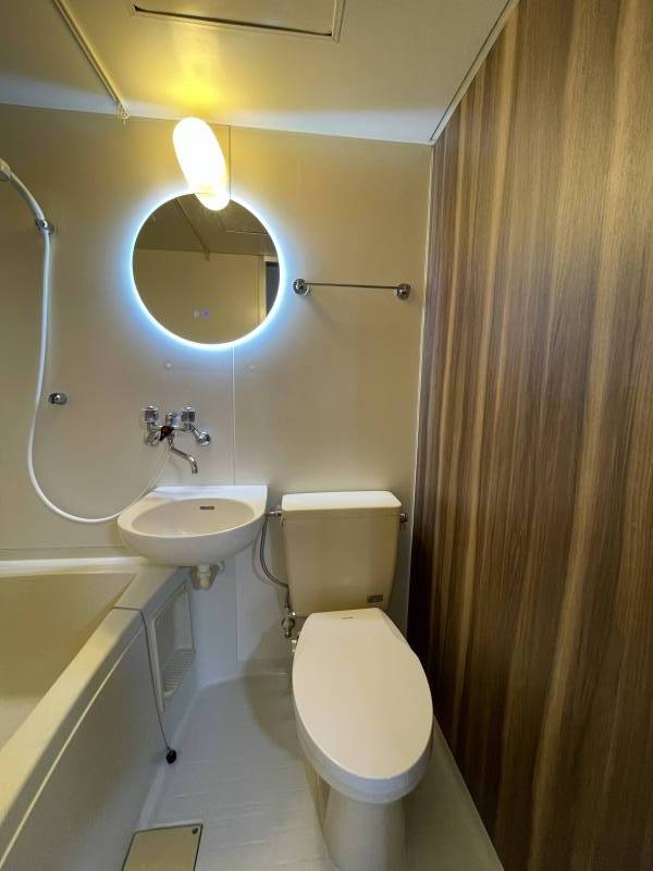 洗浄便座新品
LED付き鏡