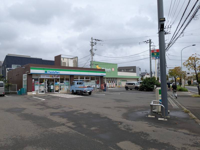 ドラッグストアとコンビニ