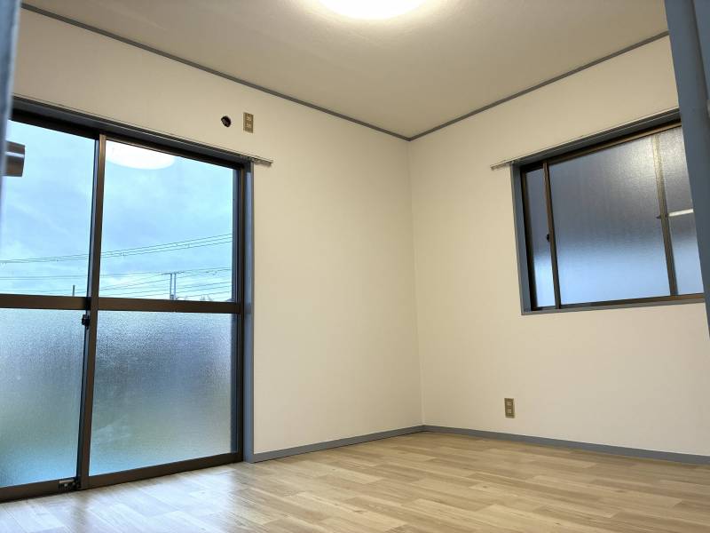 全室照明付で日当たりも良好です！