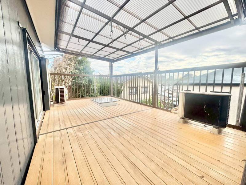 2階屋根付きバルコニー広くないですか？景色が最高です。