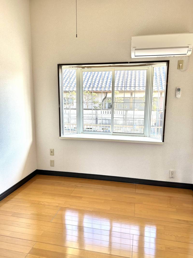 出窓付き