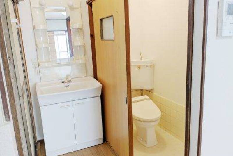 独立洗面所とトイレ