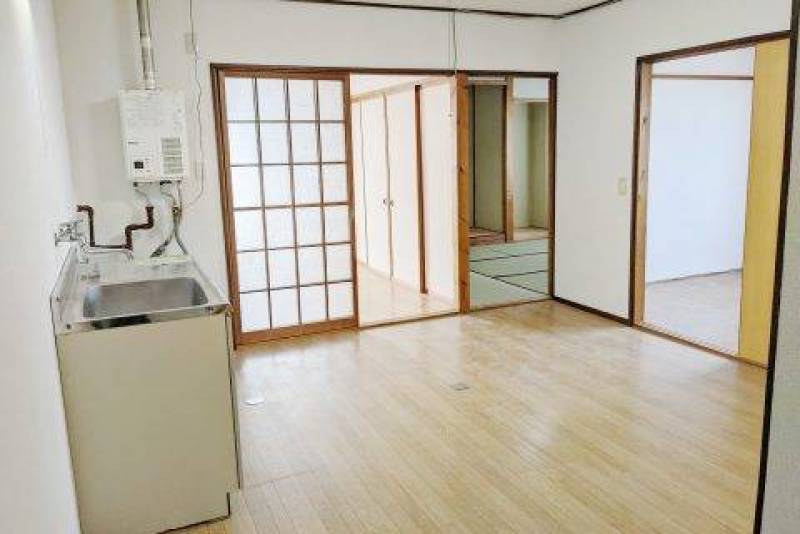 キッチンはクリーニング済みです