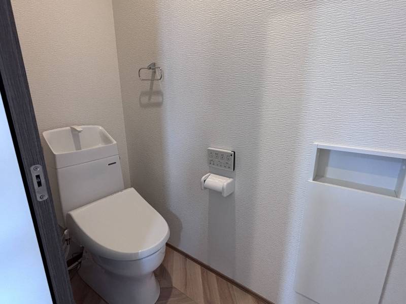 ２Fにもトイレがあり、収納たっぷり