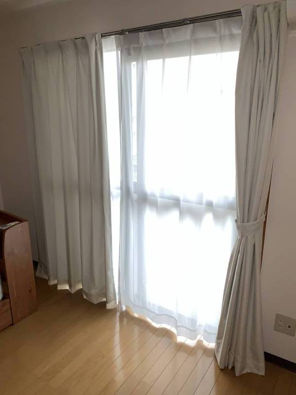 今ならカーテンお付けします