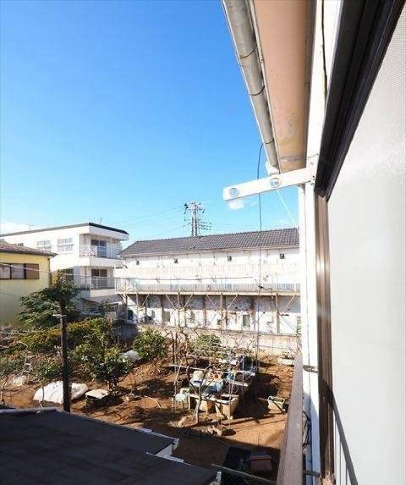 周りは高い建物なく、日当り良好です