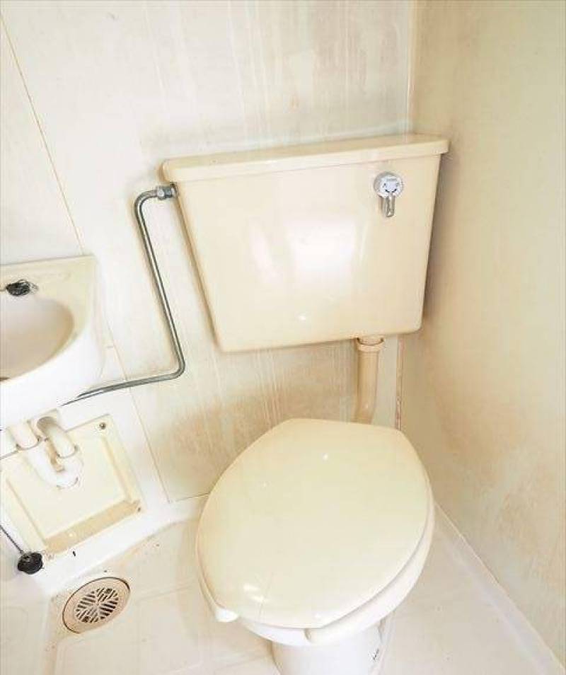 ルームクリーニング前でこれからきれいになります。