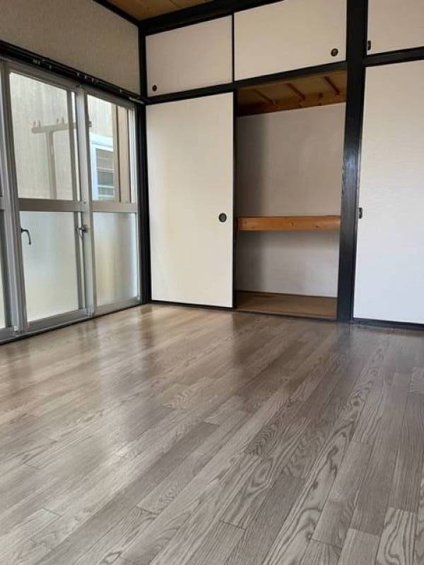 6帖洋室、収納たっぷりあります。