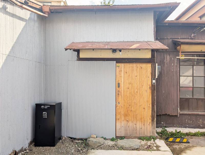 宅配ボックス＆電子錠付き。
オートロックです。