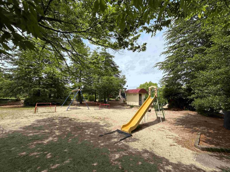 すぐ隣が公園です。
