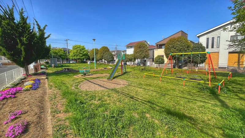 公園多数あり！車通りも少なくお散歩も安心です。