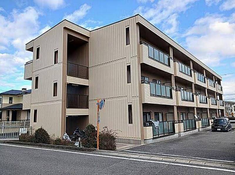 綺麗な外観のファミリー物件です