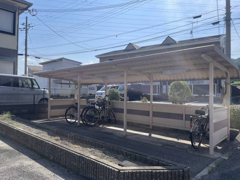 駐輪場、原付置き場あり