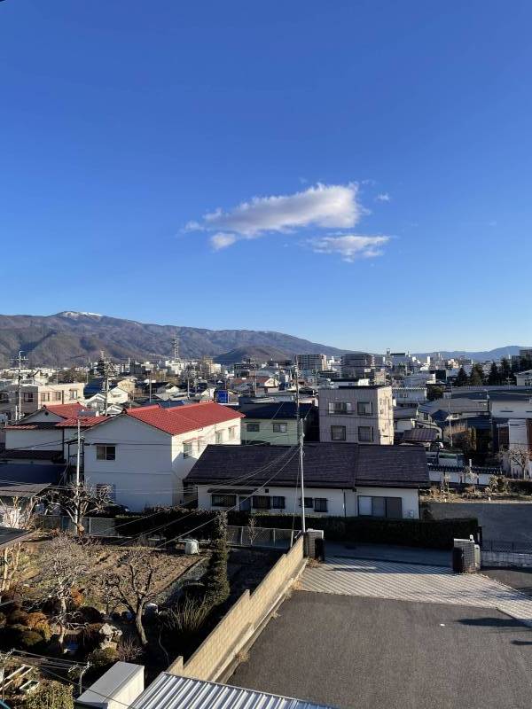 マンション3階からの眺望、市内を一望できます