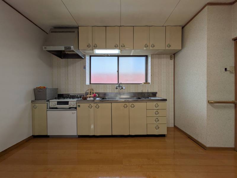 広いキッチンで料理も楽々です。