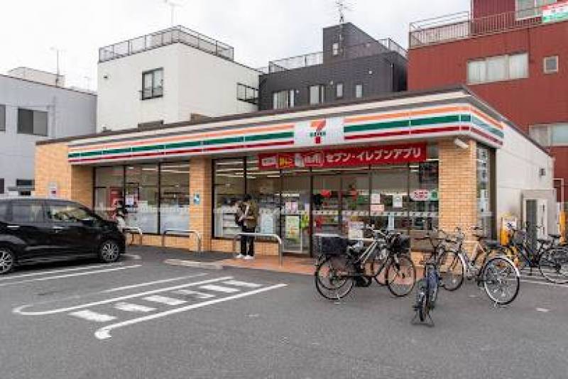 154m セブンーイレブン足立西新井6丁目店