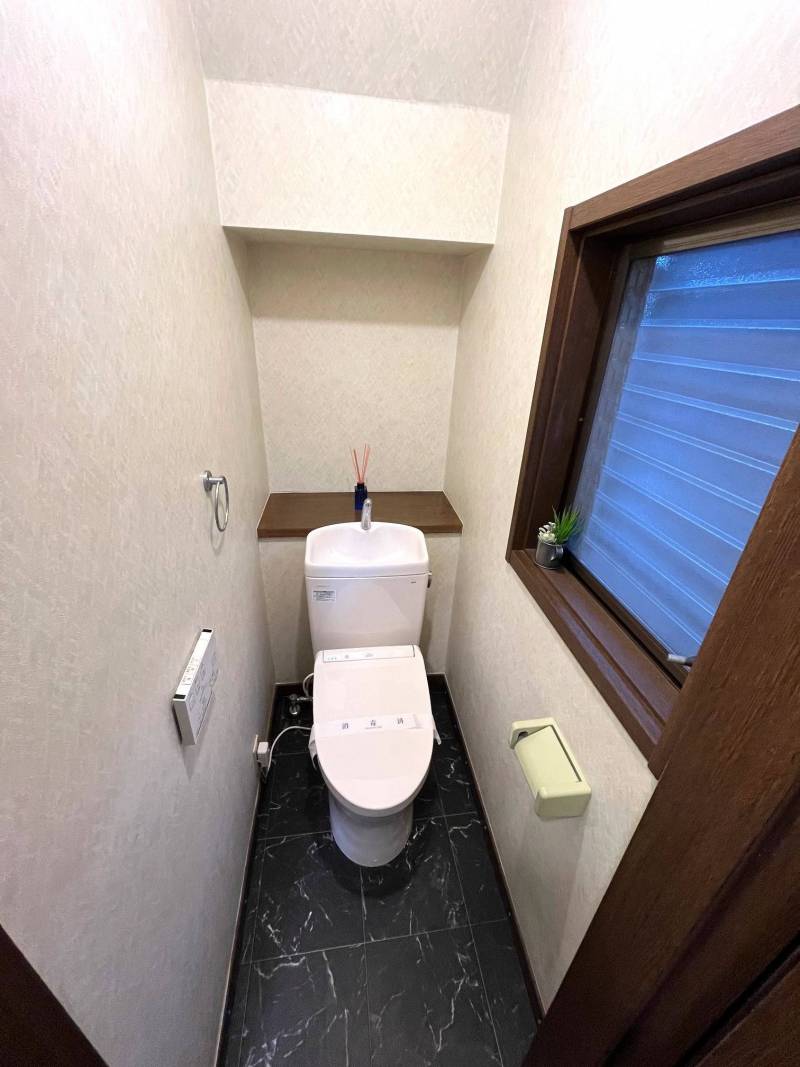 トイレも数年前に交換済み。CFは新規交換