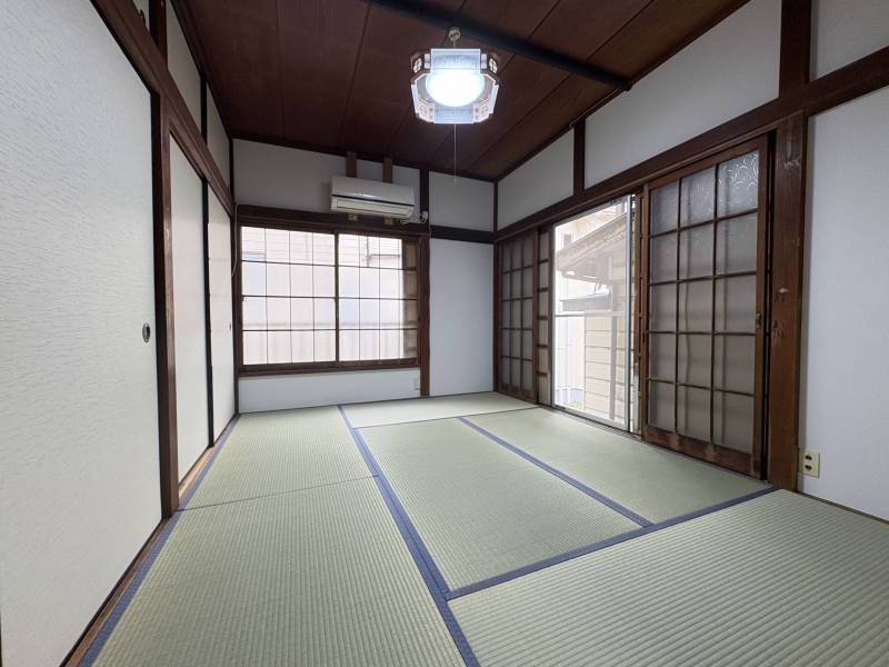 二面採光の明るい居室