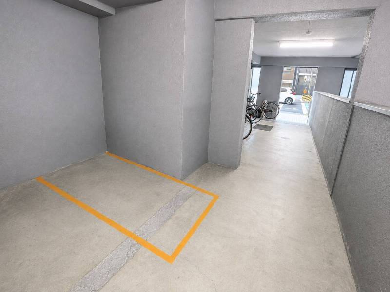 駐輪場、2.1x1.0mバイク区画ございます。