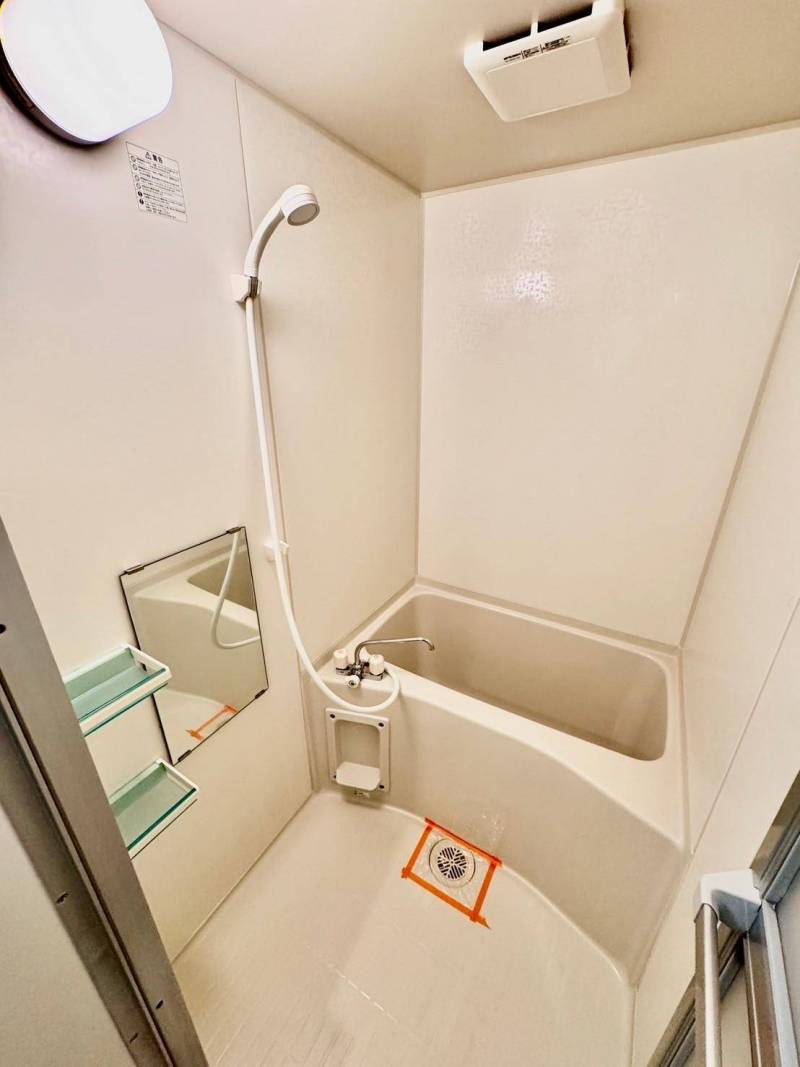 ゆったりしたお風呂で湯船に浸かり一日の疲れを癒やしてください