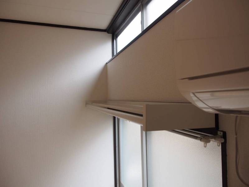 室内物干しの機能を備えた便利な棚です