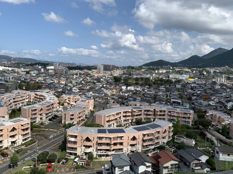 玄関側廊下からの眺めです。