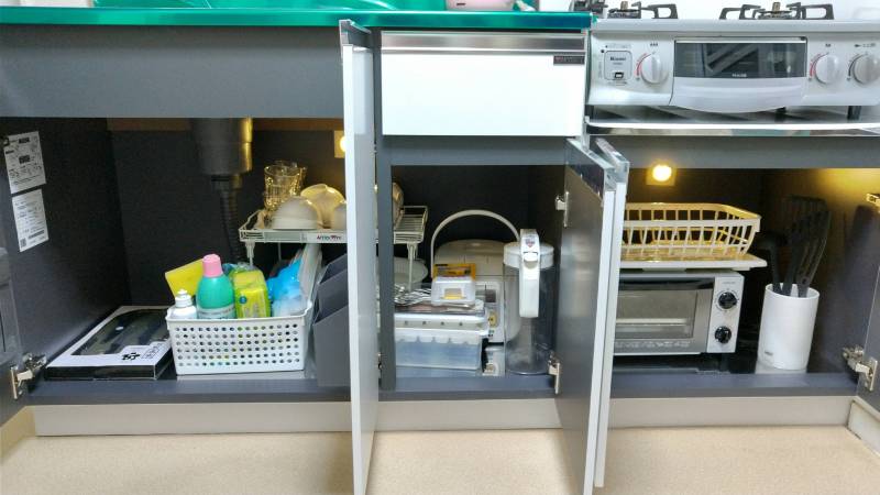 炊飯器、トースター、調理器具や食器も有るので直ぐにお料理。