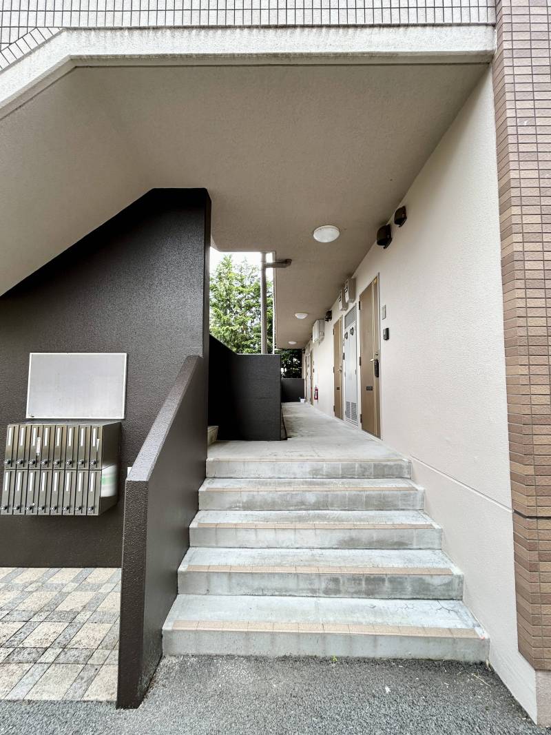 物件の顔でもある集合ポストは新品に交換済で美しい♪