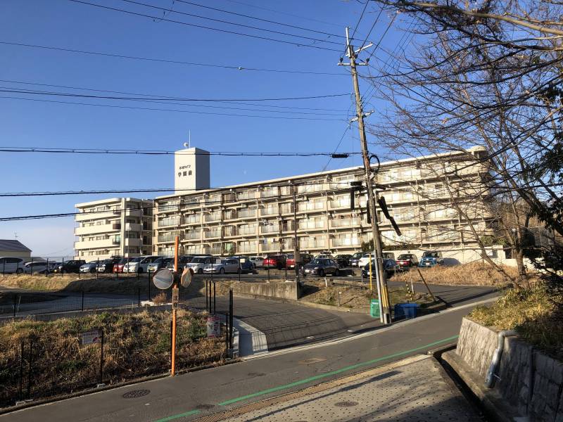 駐車場側から
