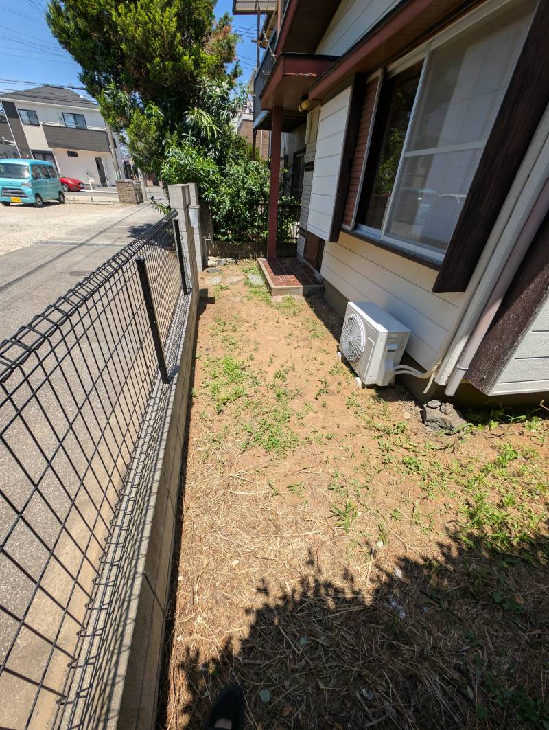 ２輪車をフェンス内に保管出来ます