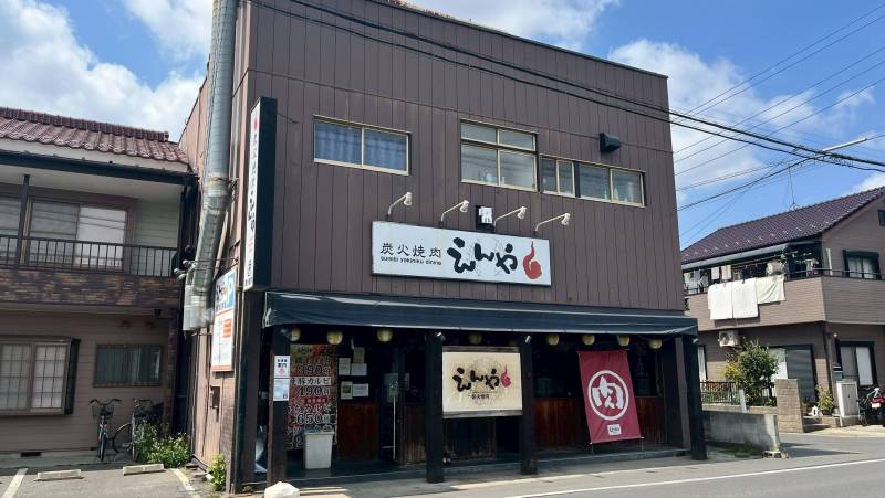 焼肉屋さんも徒歩3分♪週末に奮発してもいいですね♪