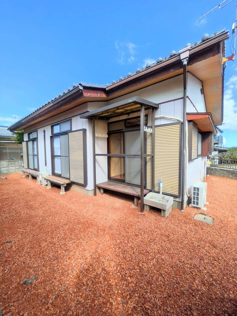 南向きで日当たり良好！ 庭付きの平屋でペット多頭飼いOK！