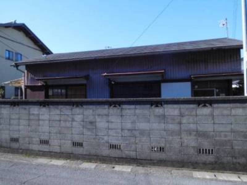 １号室を道路側(東北東)から見ると。