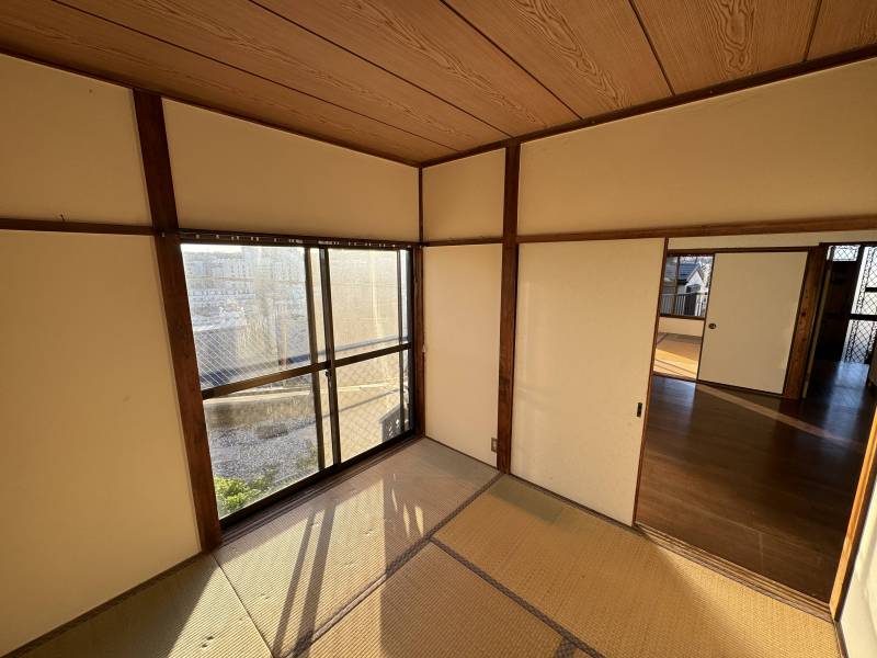 1階リビング奥の和室