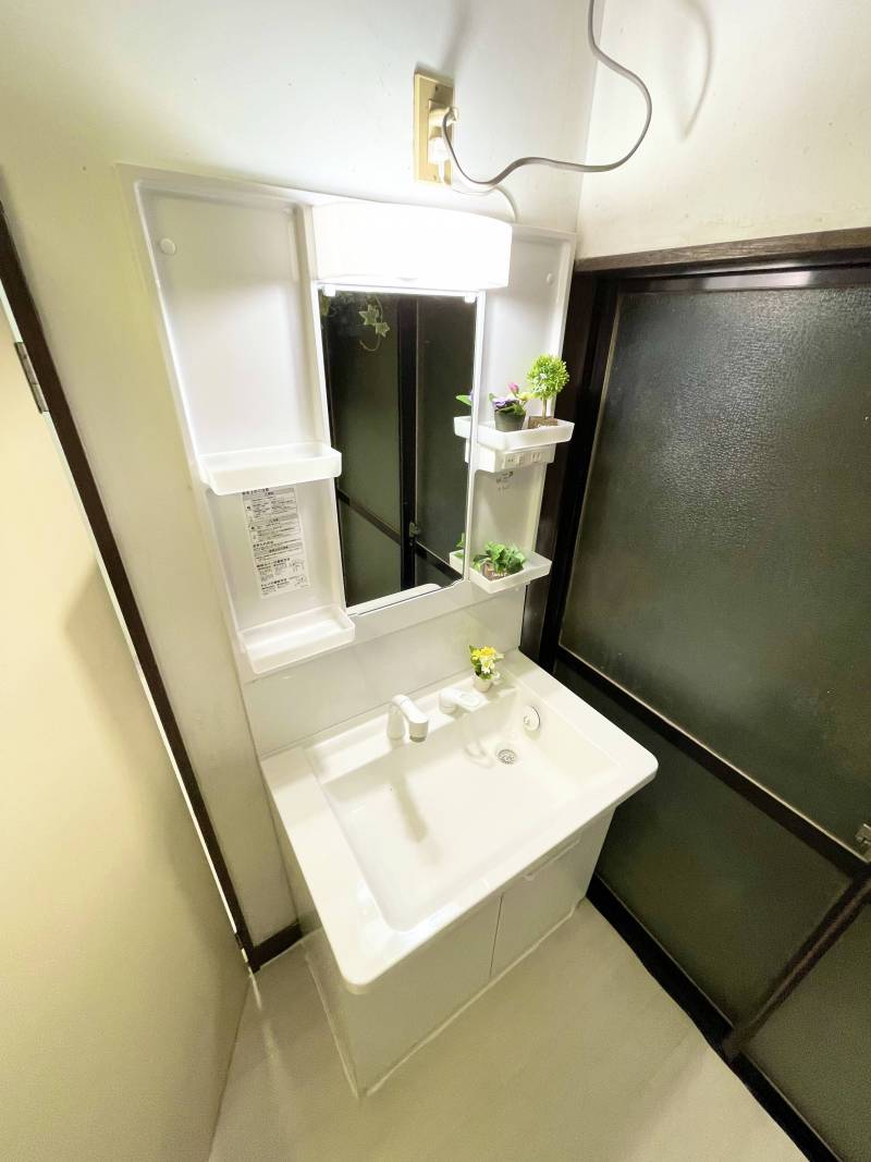 新品の洗面台です。
